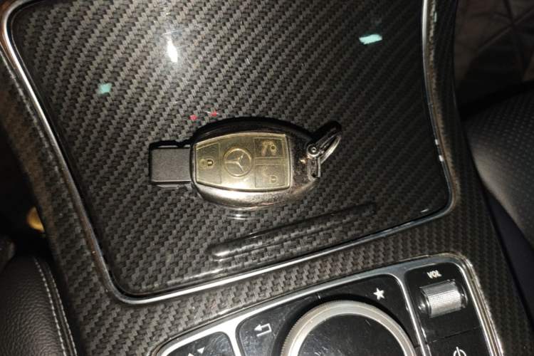 Used Mercedes-Benz GLC 2016 GLC 260 4MATIC Luxury Model Vehicle Key