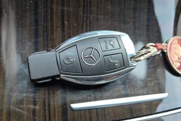 Used Mercedes-Benz GLC 2016 GLC 260 4MATIC Luxury Model Vehicle Key