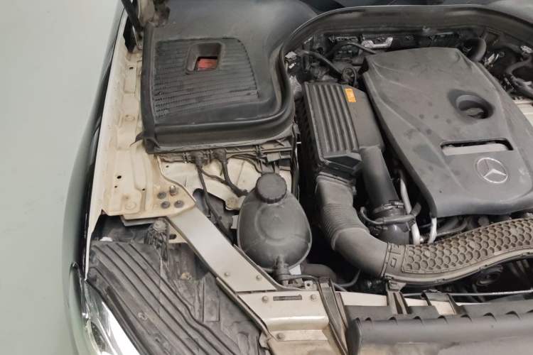 Used Mercedes-Benz GLC 2016 GLC 300 4MATIC Dynamic Model Engine Bay Right