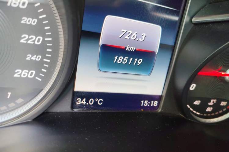 Used Mercedes-Benz GLC 2016 GLC 200 4MATIC Odometer Close Up