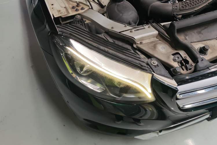 Used Mercedes-Benz GLC 2016 GLC 300 4MATIC Dynamic Model Right Front Headlight