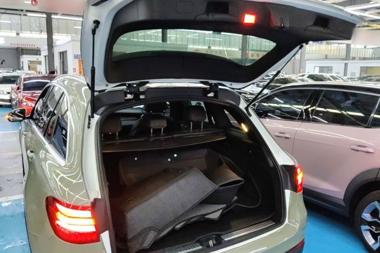 Used Mercedes-Benz GLC 2016 GLC 200 4MATIC Trunk