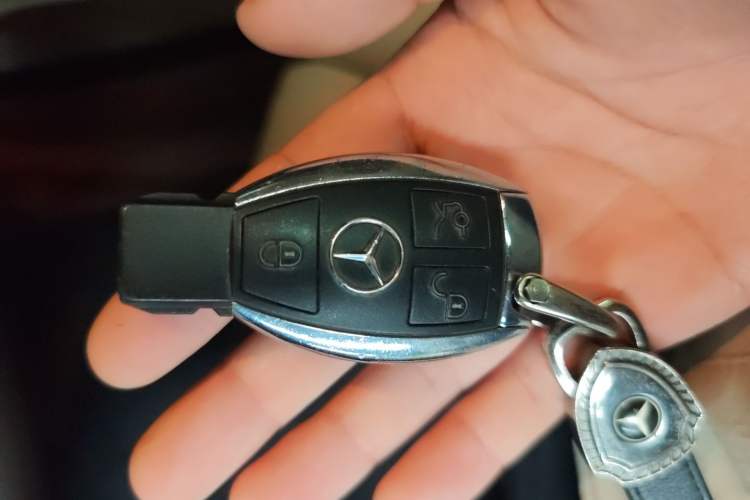 Used Mercedes-Benz GLC 2016 GLC 300 4MATIC Dynamic Model Vehicle Key