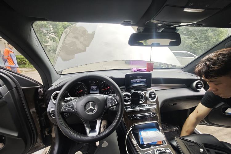 Used Mercedes-Benz GLC 2016 GLC 260 4MATIC Dynamic Edition Center Console
