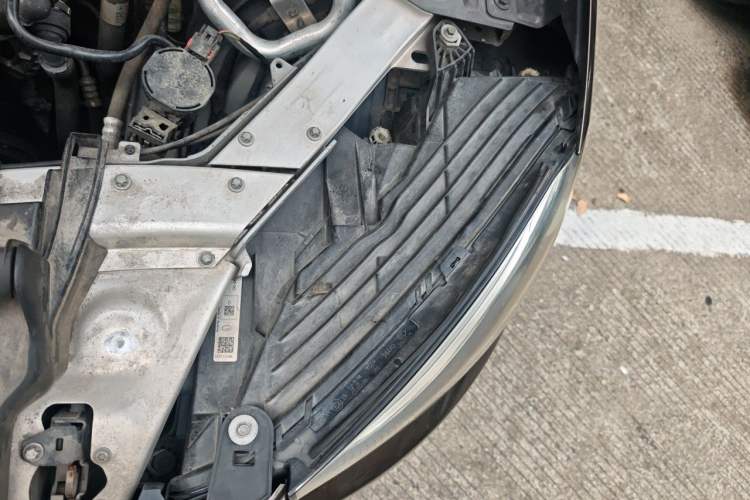 Used Mercedes-Benz GLC 2016 GLC 260 4MATIC Dynamic Edition Engine Bay Left