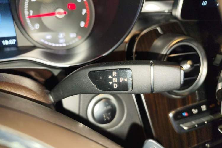 Used Mercedes-Benz GLC 2016 GLC 260 4MATIC Luxury Model Gear Lever
