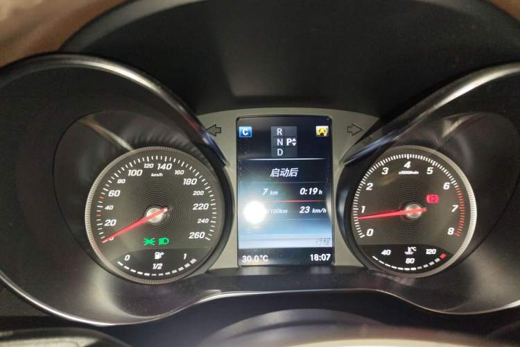 Used Mercedes-Benz GLC 2016 GLC 260 4MATIC Luxury Model Instrument Cluster