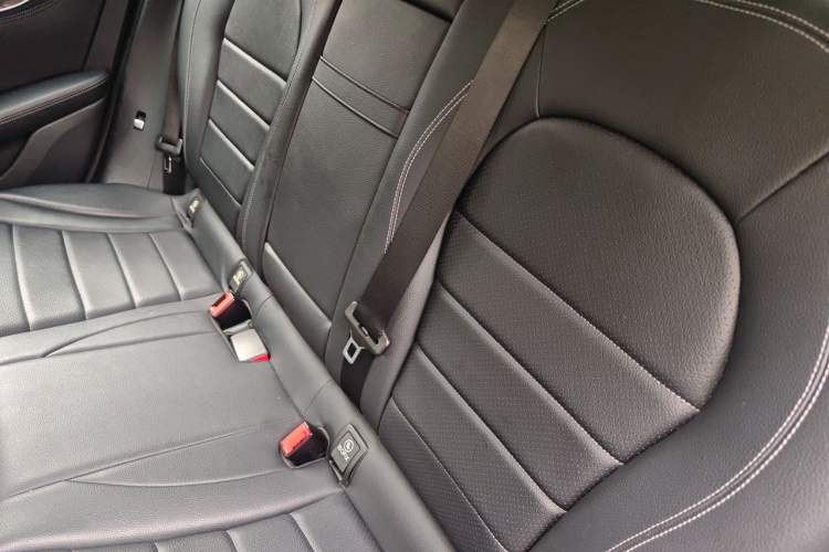 Used Mercedes-Benz GLC 2016 GLC 260 4MATIC Dynamic Edition Left Rear Seat