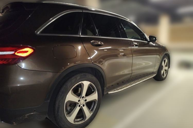 Used Mercedes-Benz GLC 2016 GLC 260 4MATIC Luxury Model Rear Right 45 Deg