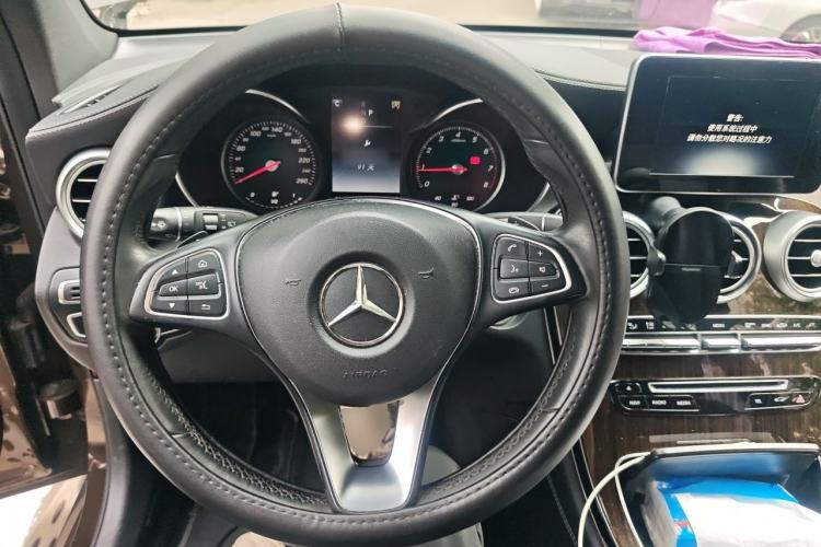 Used Mercedes-Benz GLC 2016 GLC 260 4MATIC Dynamic Edition Steering Wheel