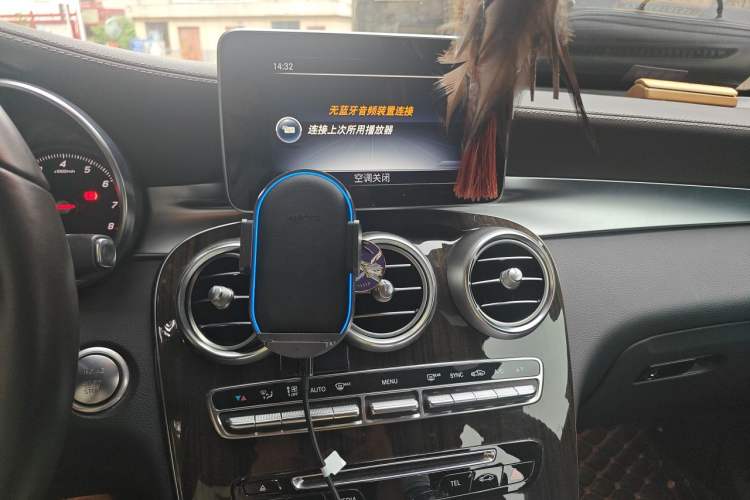 Used Mercedes-Benz GLC 2016 GLC 260 4MATIC Dynamic Edition Audio And AC Panel