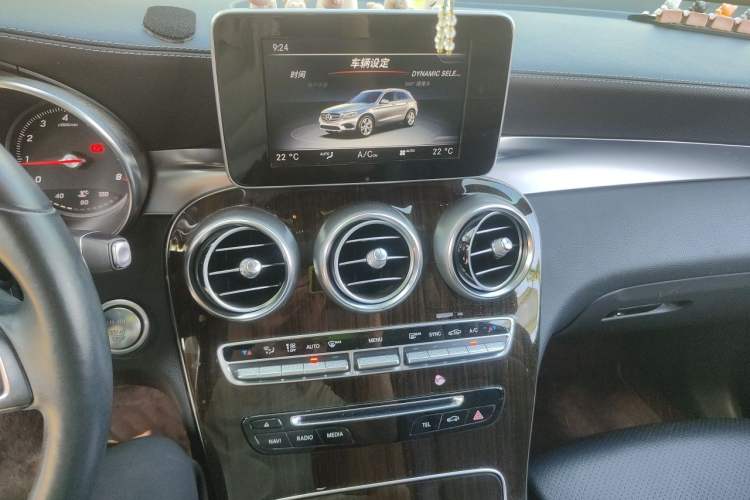 Used Mercedes-Benz GLC 2016 GLC 260 4MATIC Luxury Model Audio And AC Panel