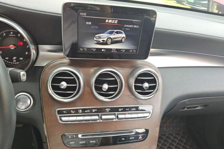 Used Mercedes-Benz GLC 2016 GLC 300 4MATIC Dynamic Model Audio And AC Panel