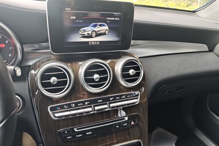 Used Mercedes-Benz GLC 2016 GLC 260 4MATIC Dynamic Edition Audio And AC Panel