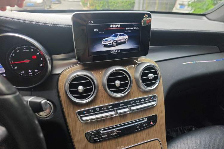 Used Mercedes-Benz GLC 2016 GLC 260 4MATIC Luxury Model Audio And AC Panel