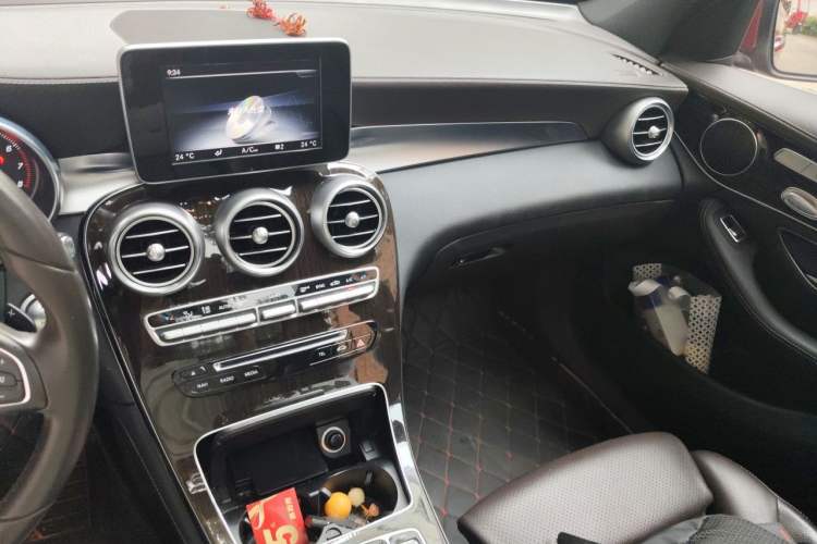 Used Mercedes-Benz GLC 2016 GLC 260 4MATIC Dynamic Edition Audio And AC Panel