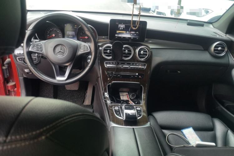 Used Mercedes-Benz GLC 2016 GLC 260 4MATIC Luxury Model Center Console