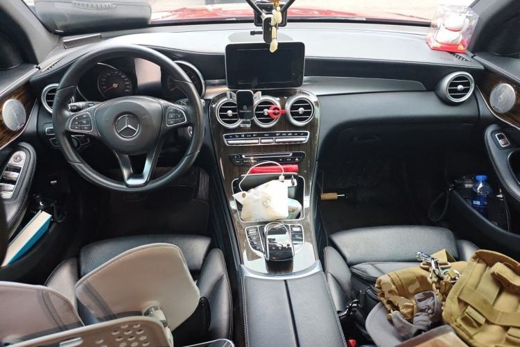 Used Mercedes-Benz GLC 2016 GLC 260 4MATIC Dynamic Edition Center Console