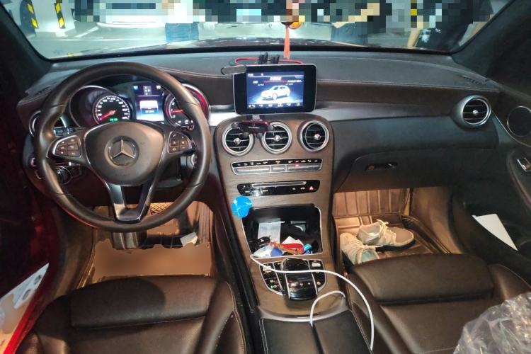 Used Mercedes-Benz GLC 2016 GLC 300 4MATIC Dynamic Model Center Console