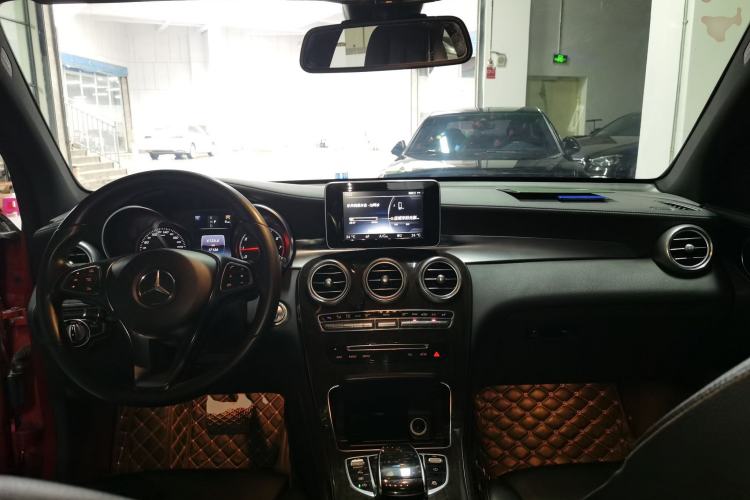 Used Mercedes-Benz GLC 2016 GLC 260 4MATIC Dynamic Edition Center Console