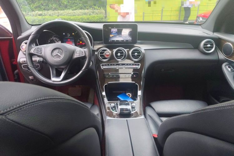 Used Mercedes-Benz GLC 2016 GLC 260 4MATIC Luxury Model Center Console