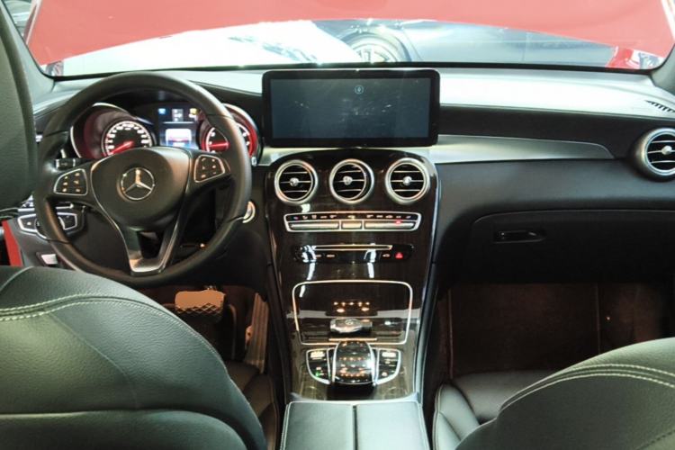 Used Mercedes-Benz GLC 2016 GLC 260 4MATIC Luxury Model Center Console