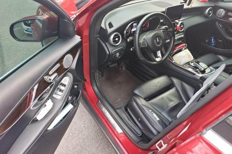 Used Mercedes-Benz GLC 2016 GLC 260 4MATIC Dynamic Edition Driver Seat
