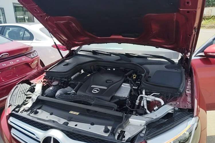 Used Mercedes-Benz GLC 2016 GLC 260 4MATIC Luxury Model Engine Bay