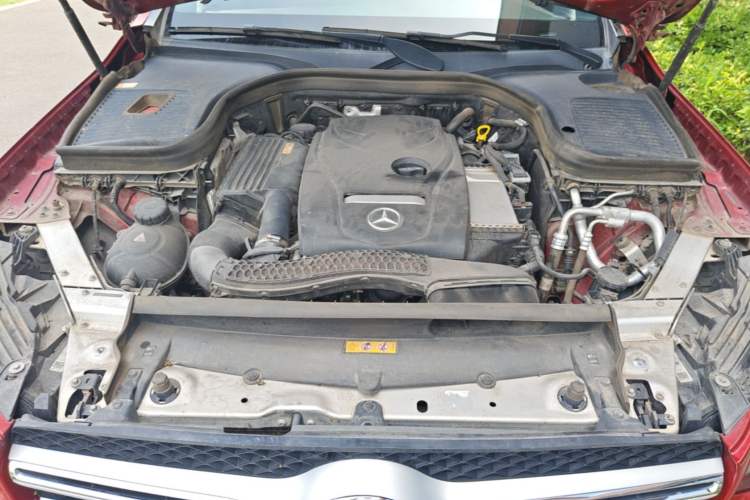 Used Mercedes-Benz GLC 2016 GLC 300 4MATIC Dynamic Model Engine Bay