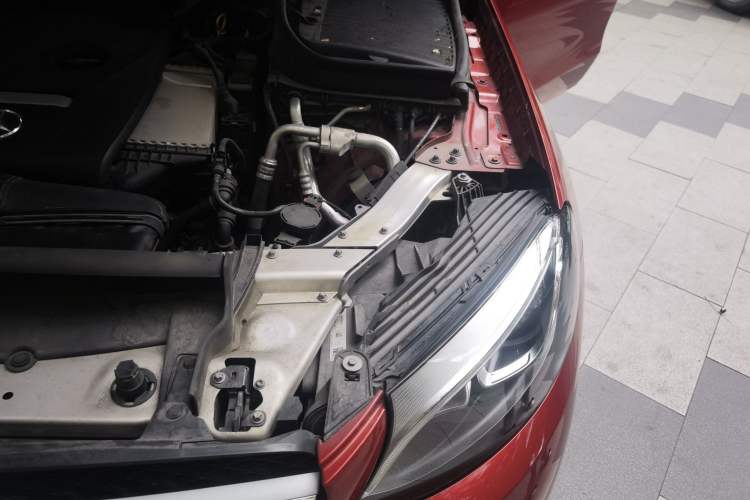 Used Mercedes-Benz GLC 2016 GLC 200 4MATIC Engine Bay Left
