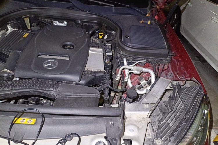 Used Mercedes-Benz GLC 2016 GLC 300 4MATIC Dynamic Model Engine Bay Left