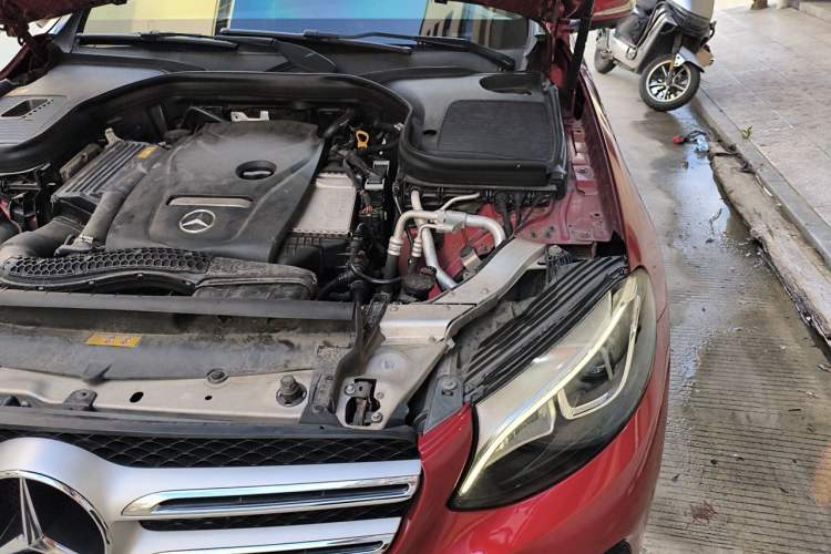 Used Mercedes-Benz GLC 2016 GLC 260 4MATIC Luxury Model Engine Bay Left