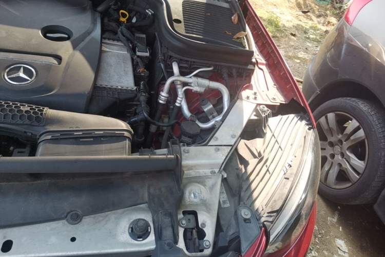 Used Mercedes-Benz GLC 2016 GLC 260 4MATIC Luxury Model Engine Bay Left