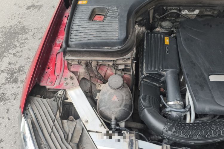 Used Mercedes-Benz GLC 2016 GLC 300 4MATIC Luxury Model Engine Bay Right