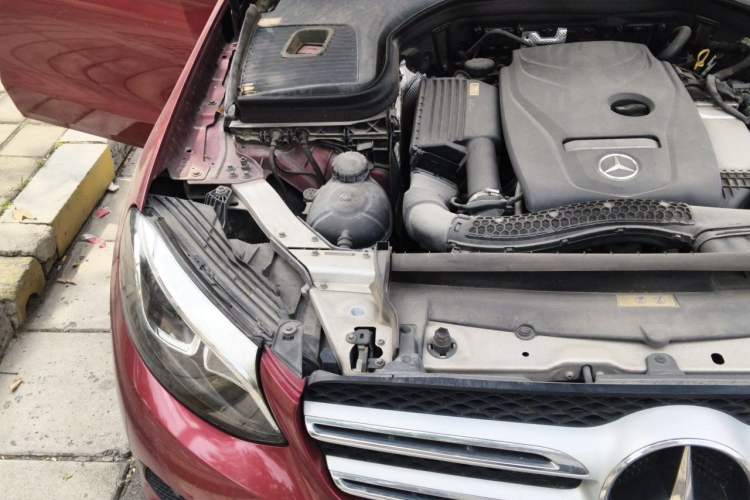 Used Mercedes-Benz GLC 2016 GLC 260 4MATIC Luxury Model Engine Bay Right