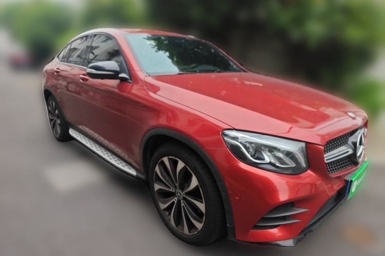 Used Mercedes-Benz GLC 2016 GLC 260 4MATIC Luxury Model Front Right 45 Deg