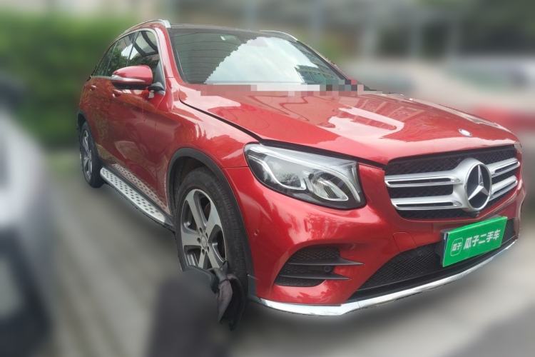 Used Mercedes-Benz GLC 2016 GLC 260 4MATIC Luxury Model Front Right 45 Deg