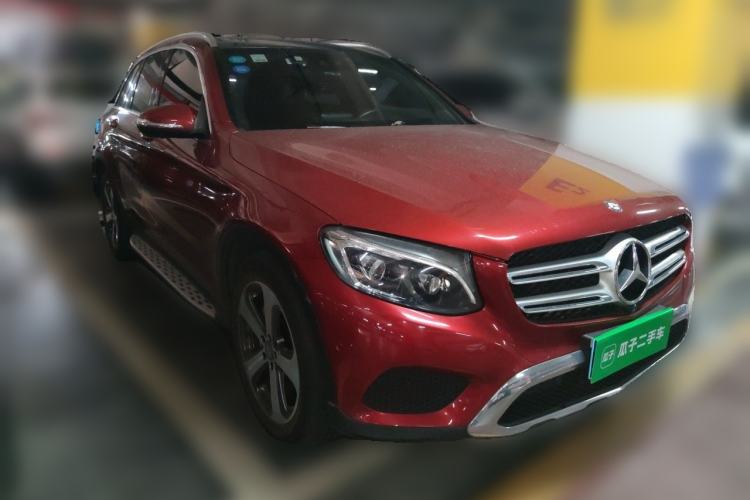 Used Mercedes-Benz GLC 2016 GLC 300 4MATIC Dynamic Model Front Right 45 Deg
