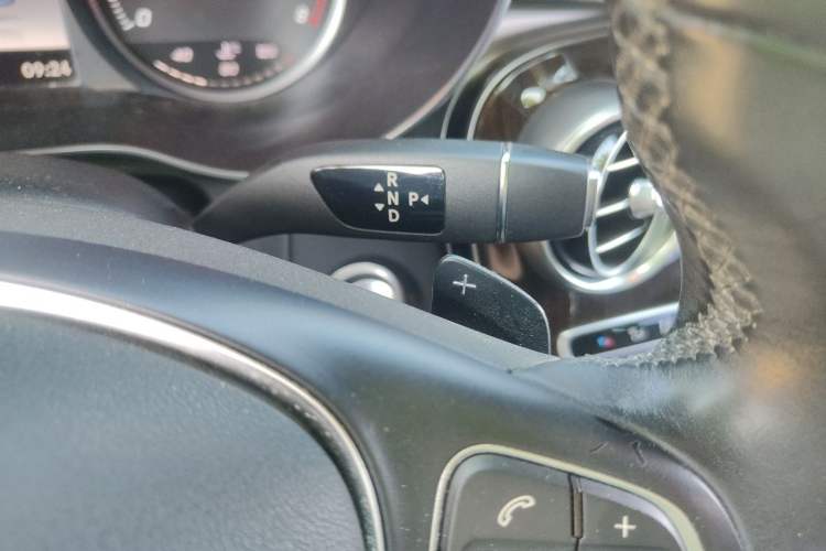 Used Mercedes-Benz GLC 2016 GLC 260 4MATIC Luxury Model Gear Lever