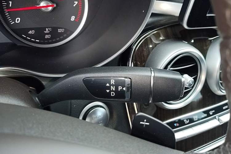 Used Mercedes-Benz GLC 2016 GLC 260 4MATIC Luxury Model Gear Lever