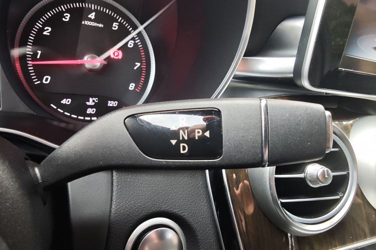 Used Mercedes-Benz GLC 2016 GLC 260 4MATIC Dynamic Edition Gear Lever