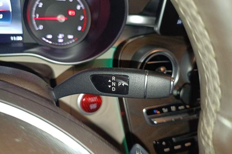Used Mercedes-Benz GLC 2016 GLC 300 4MATIC Dynamic Model Gear Lever