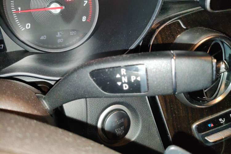 Used Mercedes-Benz GLC 2016 GLC 260 4MATIC Luxury Model Gear Lever