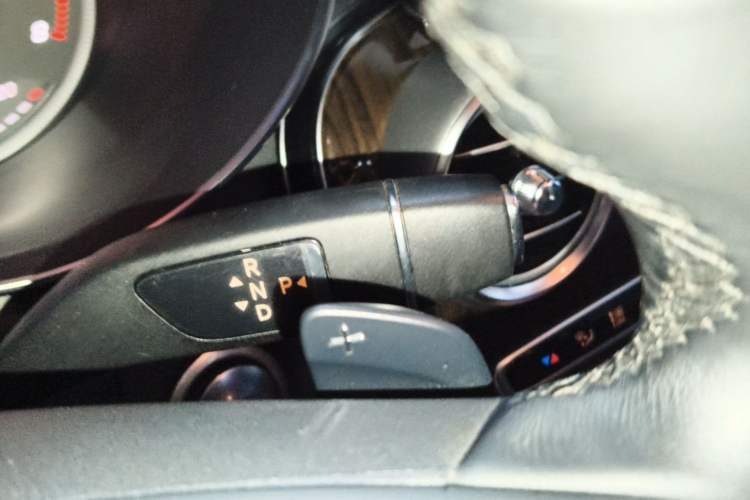 Used Mercedes-Benz GLC 2016 GLC 260 4MATIC Luxury Model Gear Lever