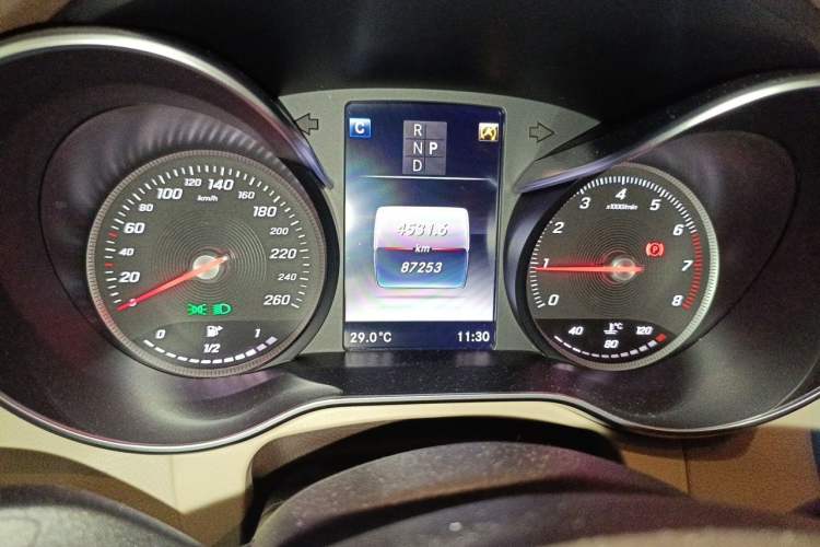 Used Mercedes-Benz GLC 2016 GLC 300 4MATIC Dynamic Model Instrument Cluster