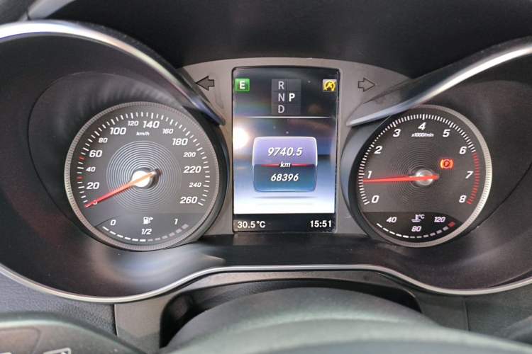 Used Mercedes-Benz GLC 2016 GLC 260 4MATIC Luxury Model Instrument Cluster