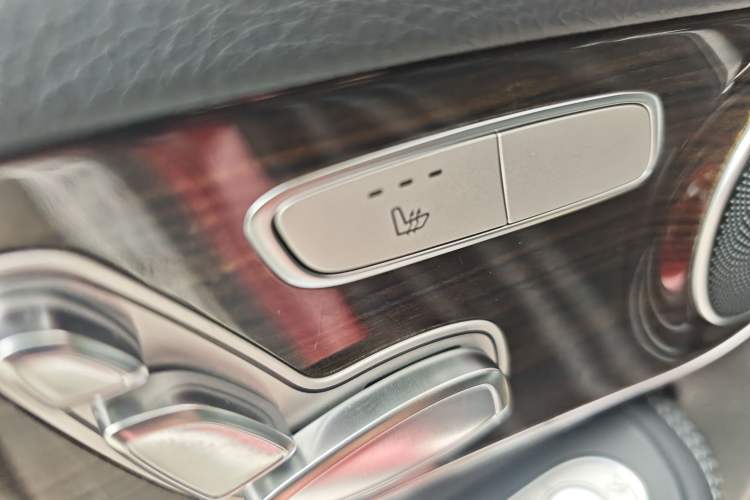 Used Mercedes-Benz GLC 2016 GLC 260 4MATIC Dynamic Edition Interior 14