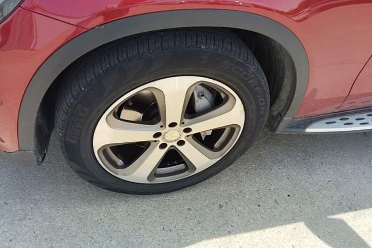 Used Mercedes-Benz GLC 2016 GLC 260 4MATIC Luxury Model Left Front Wheel Hub