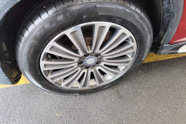 Used Mercedes-Benz GLC 2016 GLC 200 4MATIC Left Front Wheel Hub