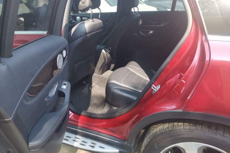 Used Mercedes-Benz GLC 2016 GLC 260 4MATIC Luxury Model Left Rear Seat